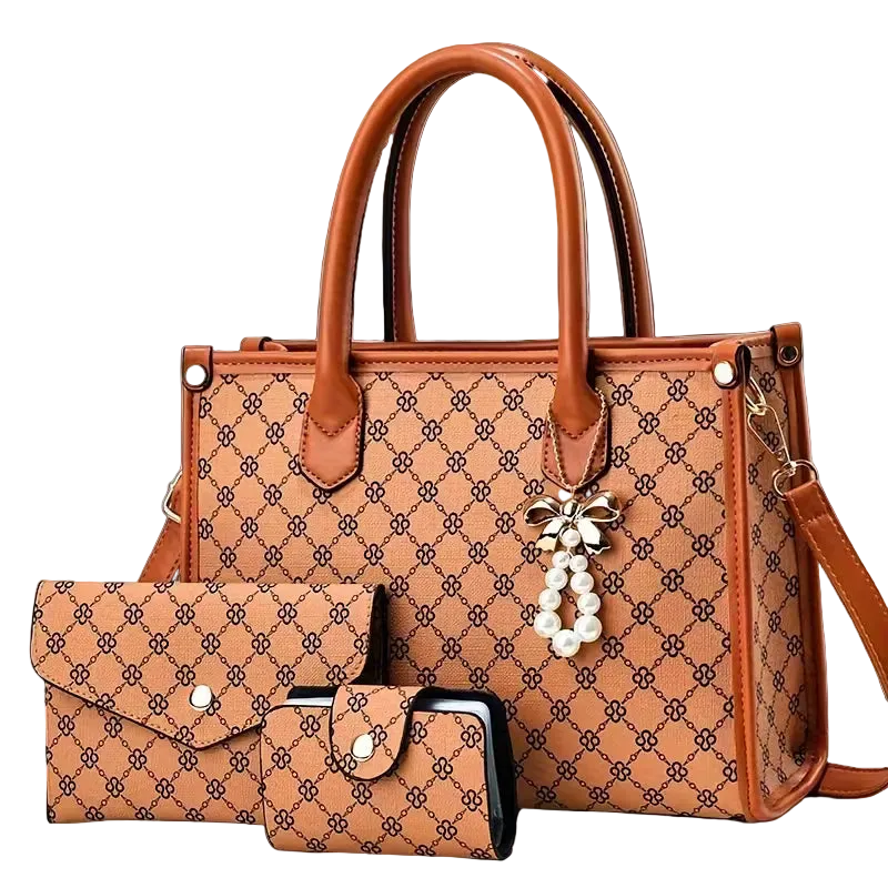 Fashionable and versatile shoulder bag