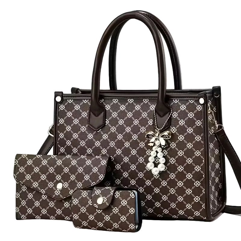 Fashionable and versatile shoulder bag